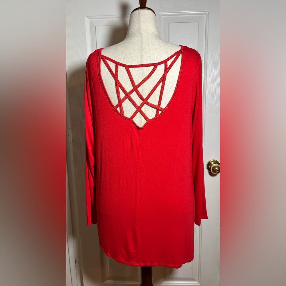 Livi Active Red Fierce Graphic Long Sleeve Women’s Top - Picture 6 of 9
